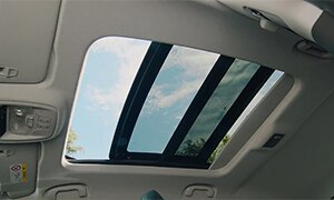 Tracker 2025 Carro SUV com teto solar panorâmico